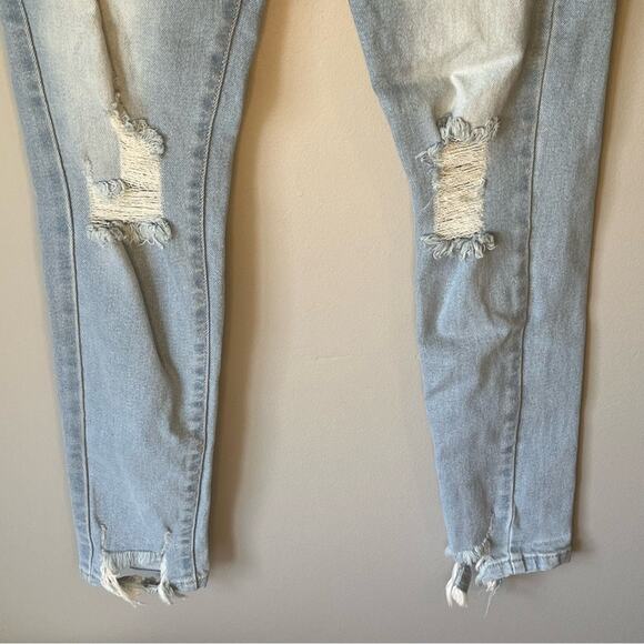 Fashion NOVA Light Wash Distressed Jean Jeggings Size 7 - Picture 12 of 13